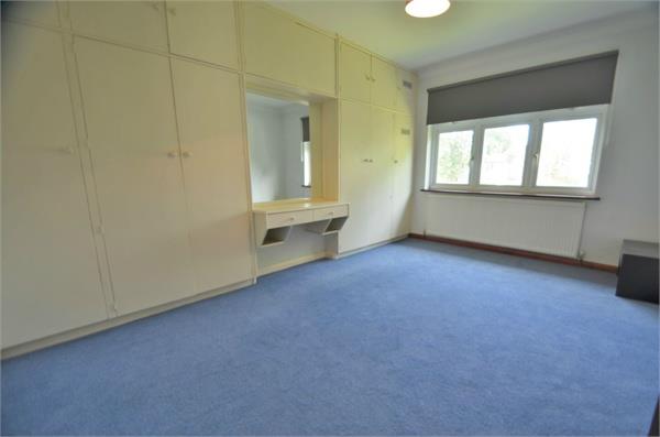 Edgwarebury Lane, Edgware